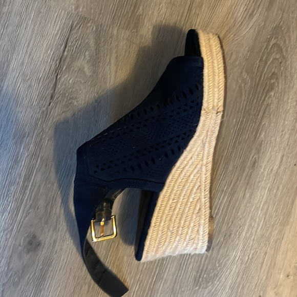 These are Liz Claiborne, navy blue, size 71/2 shoes. - Picture 2 of 2